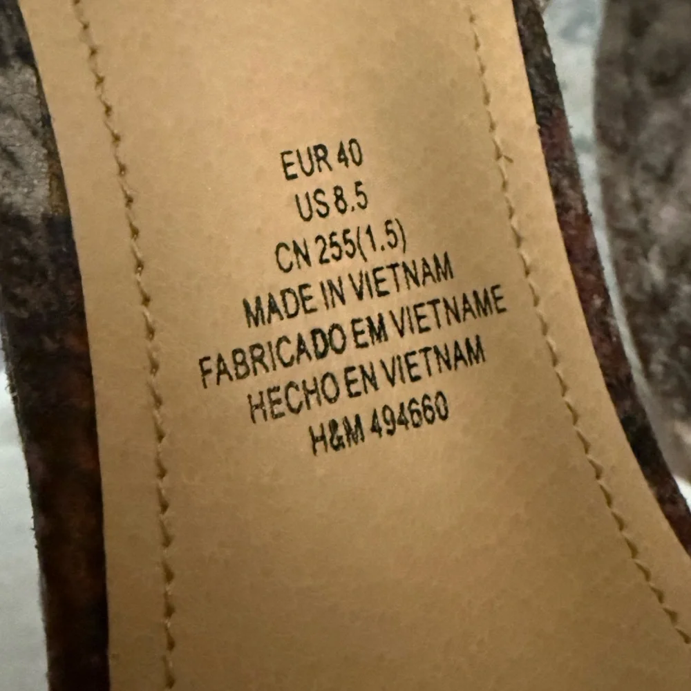 H & M Snakeskin Print Cork Wedge Sandals Brown Tan Size 8.5 Boho Summer